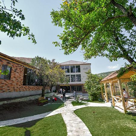 Madin Eco Hotel Debed Екстер'єр фото