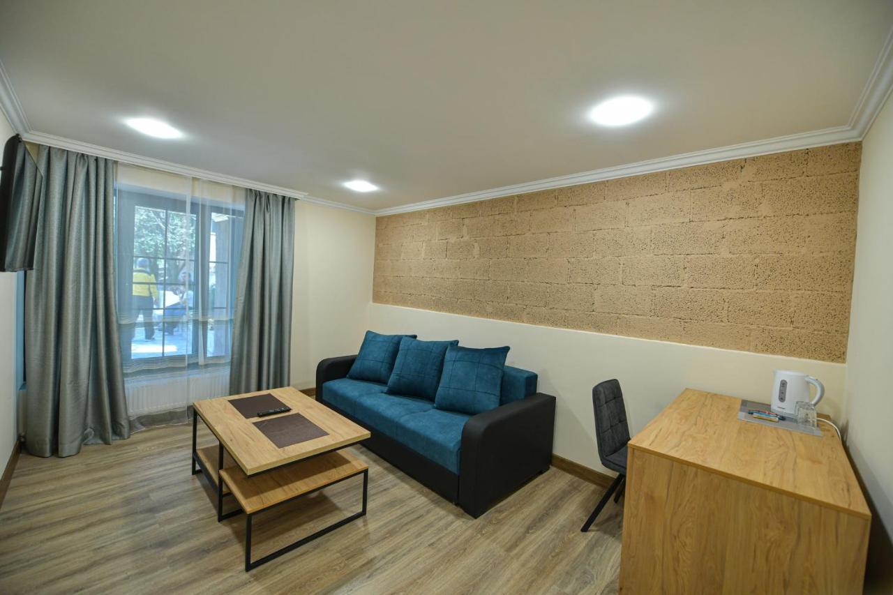 Madin Eco Hotel Debed Екстер'єр фото