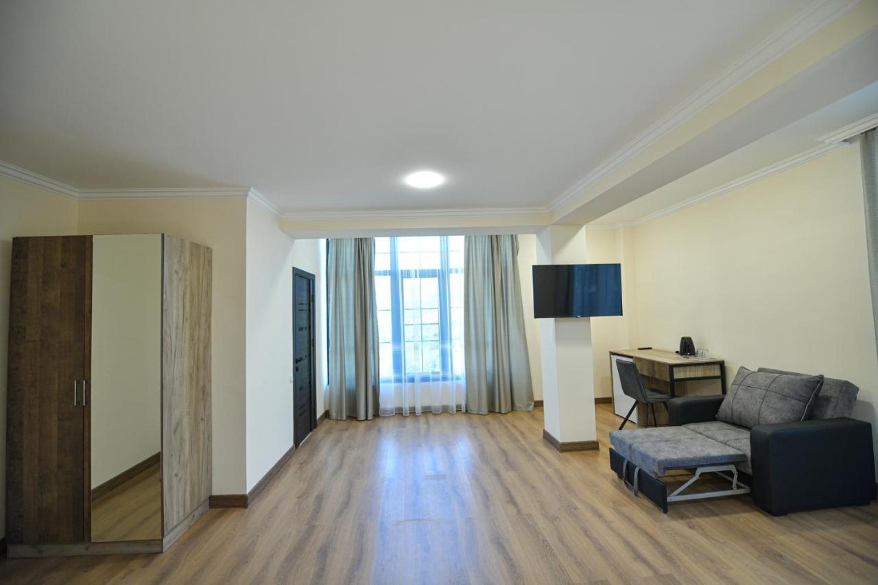 Madin Eco Hotel Debed Екстер'єр фото