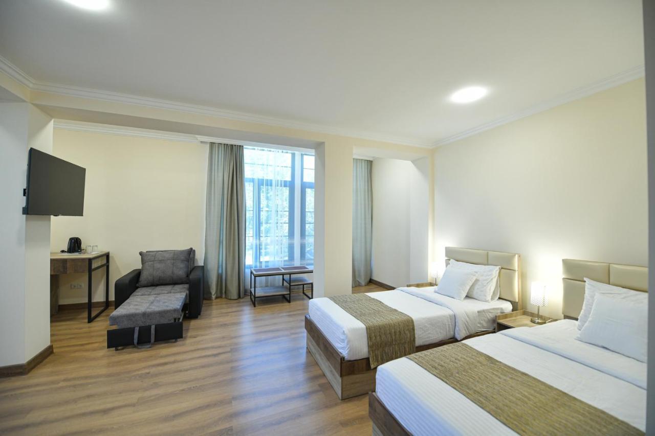 Madin Eco Hotel Debed Екстер'єр фото